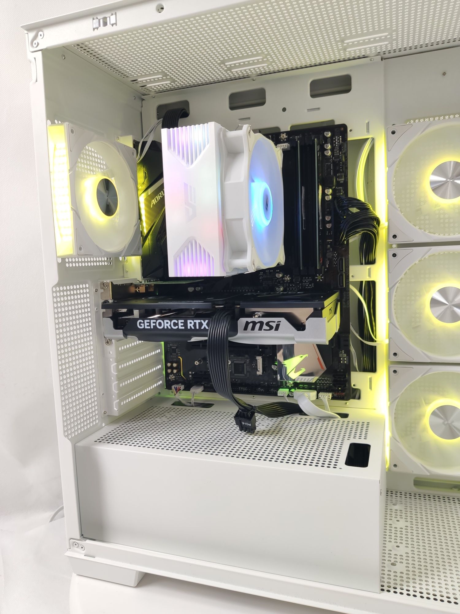 Komputer Gamingowy Ryzen 7 5700x3d, RTX 5060 Ti, 32 GB RAM,SSD