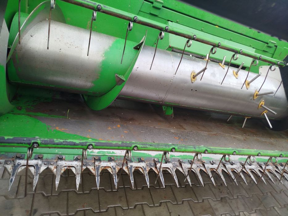 Комбайн зернозбиральний John Deere 1052, 1055