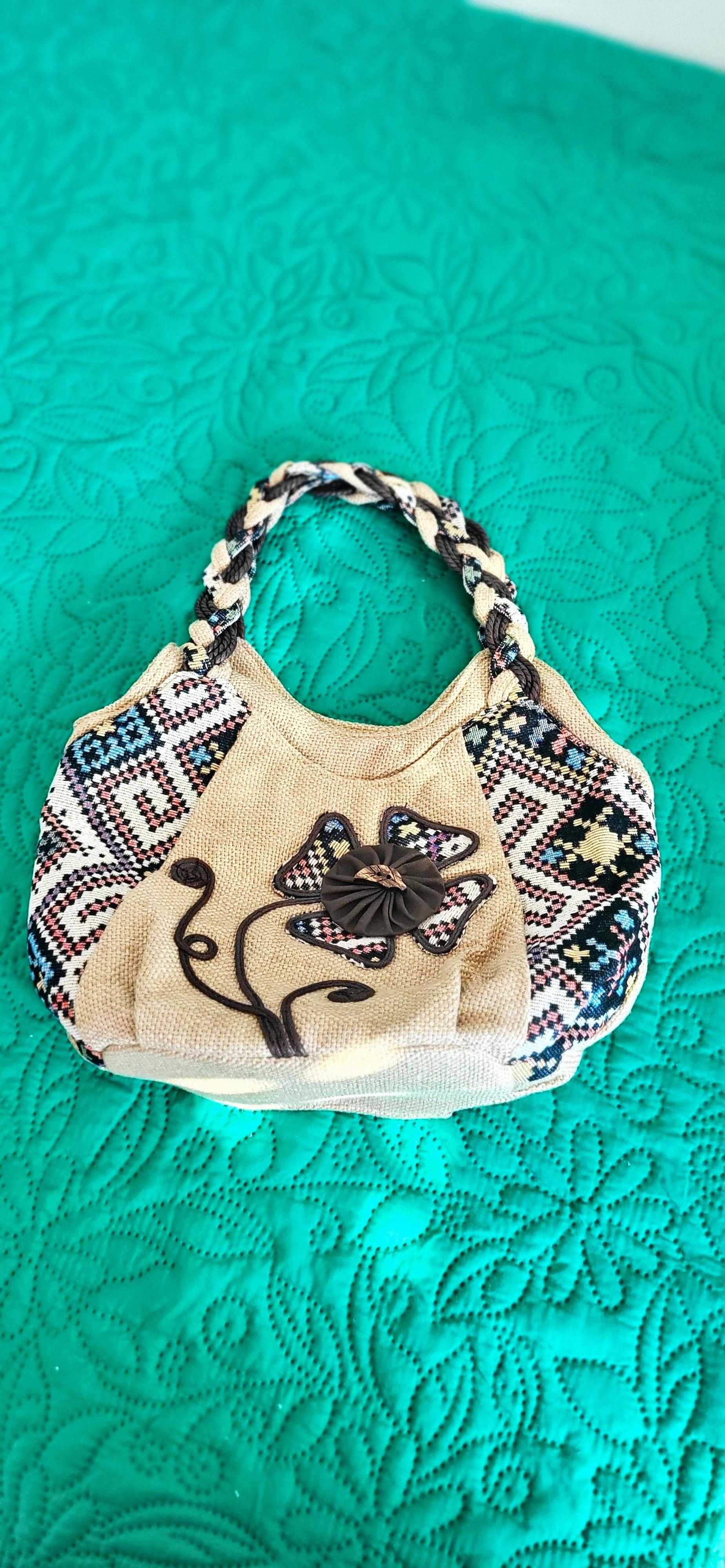 Bolsa nova, colorida para o dia-a-dia