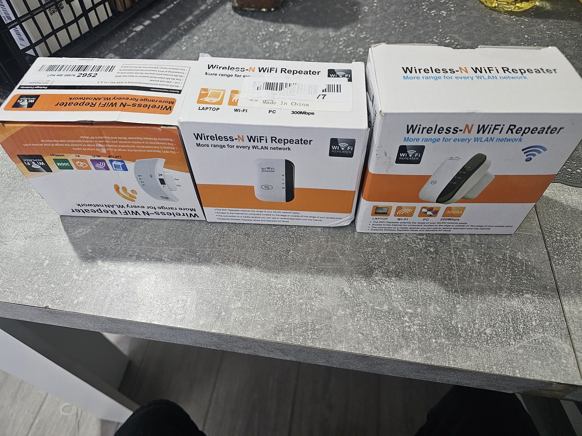 Wzmacniacze wifi 2 z angielską wtyczką