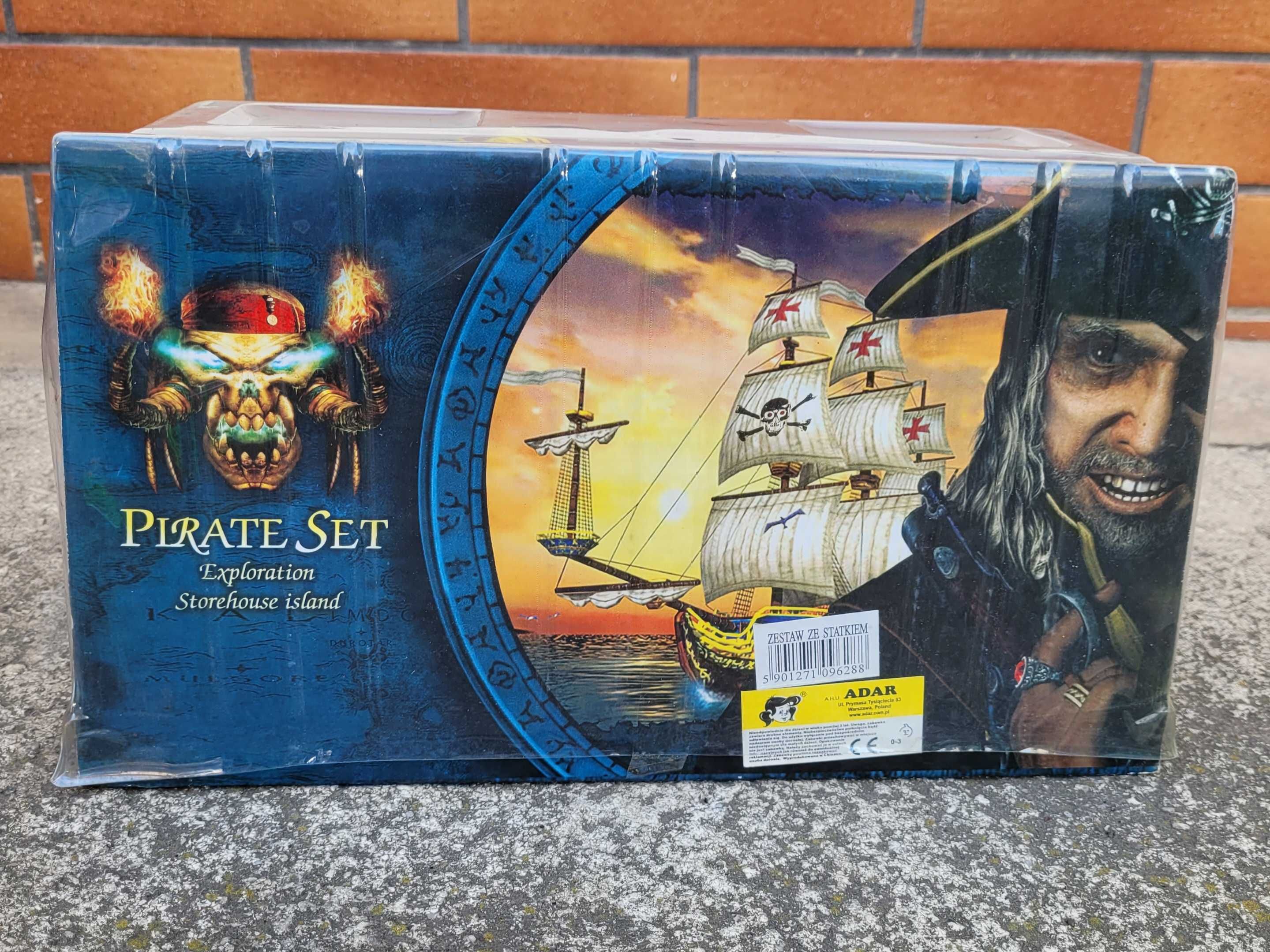 Zestaw Statek piracki i Pirat nowy Pirate Set Exploration z Karaibów