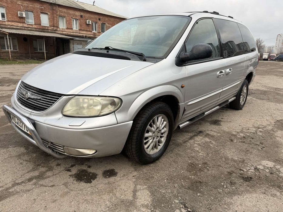 Мінівен Chrysler Grand Voyager 2003рік 2,5дизель