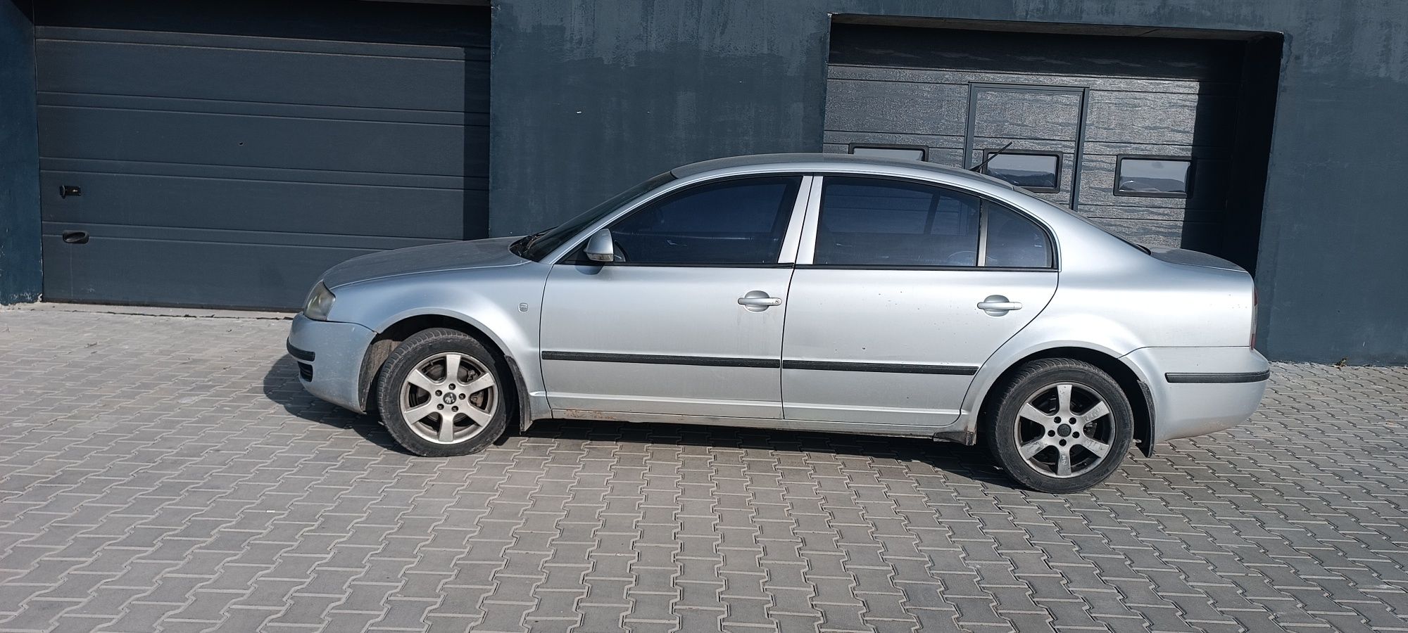 СуперБ 1 2008року