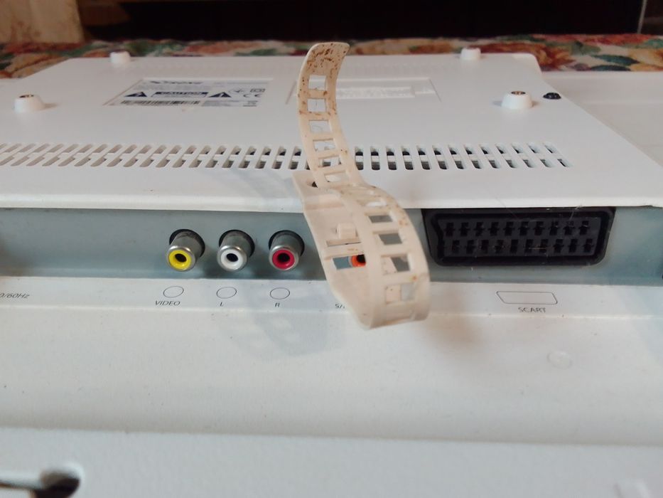 LCD телевизор 32" на запчасти.