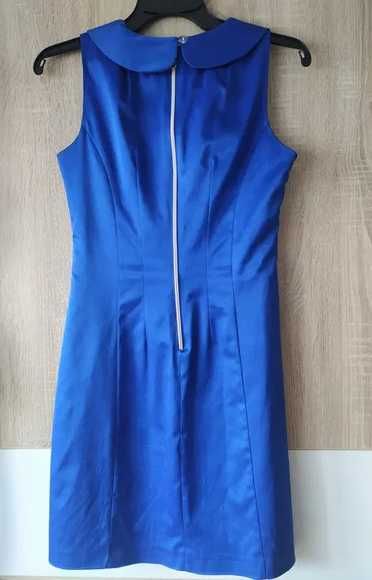 Niebieska sukienka z kołnierzykiem, 36, fason A, De facto