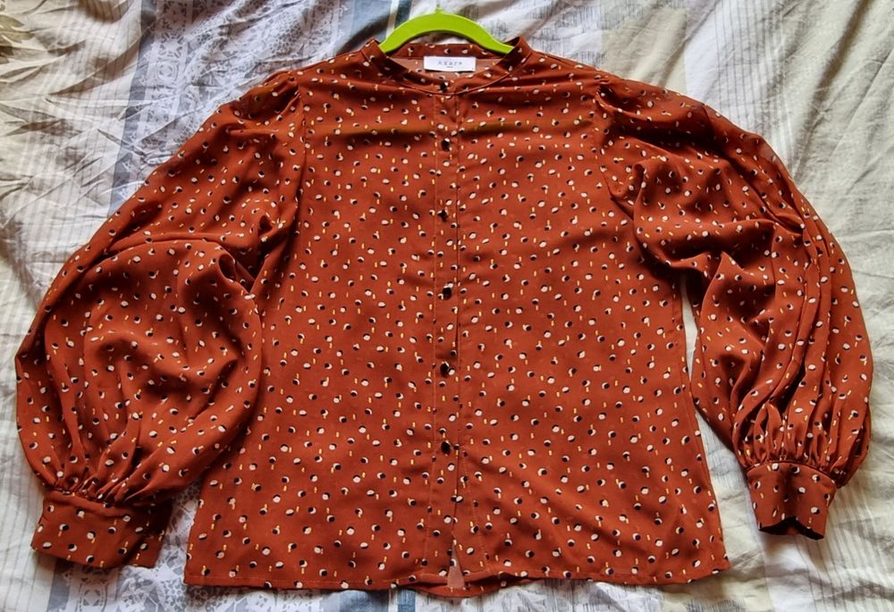 Brązowa koszula z bufiastymi rękawami Axara S