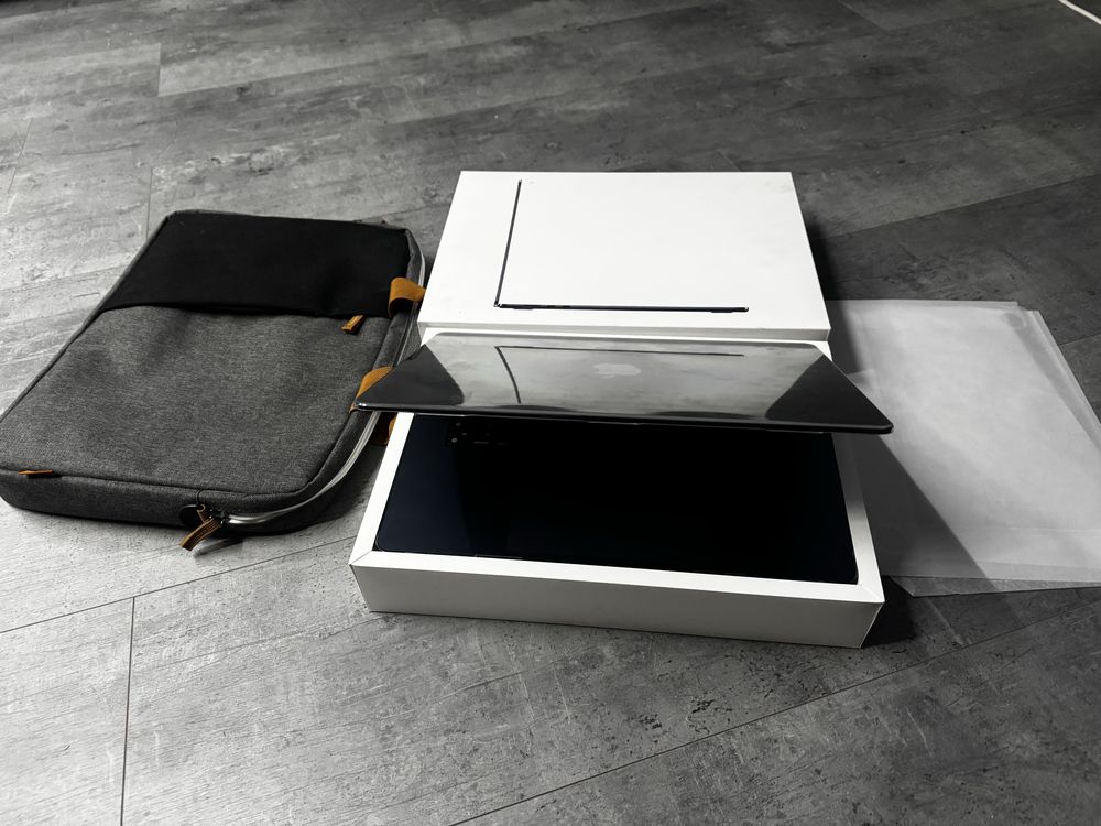 Apple MacBook Air 2023 15,3" M2 8GB RAM 256GB Dysk macOS Północ