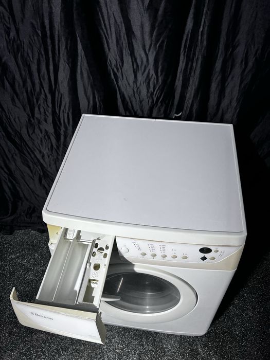 7 кг 1000 об огромная стиральная машина ELECTROLUX ewn1030. Доставка