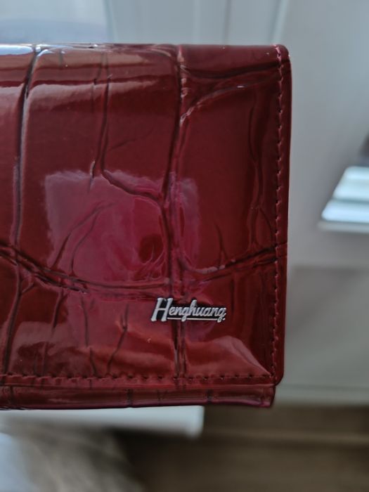 Продам Новий шкіряний гаманець червоного кольору