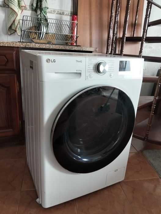 Máquina de lavar e secar LG 8.5/5
