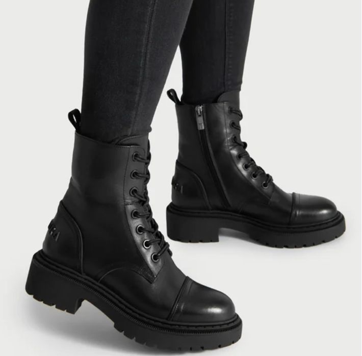 Чорні шкіряні ботильйони BADURA 41 розмір