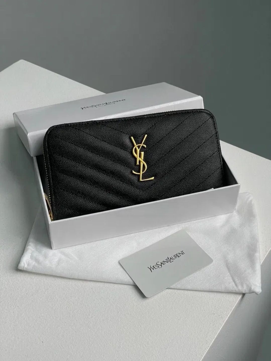 Luxosowy portfel damski YSL