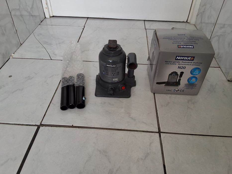 Vendo só para desocupar esta completamente novo.