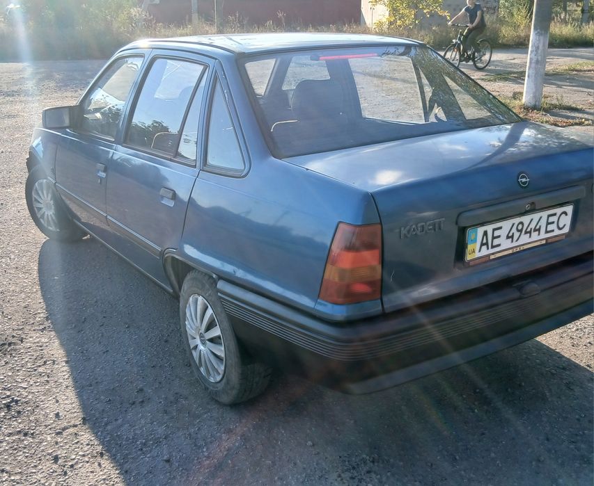 На продаж підлетів Опель Кадииить)))