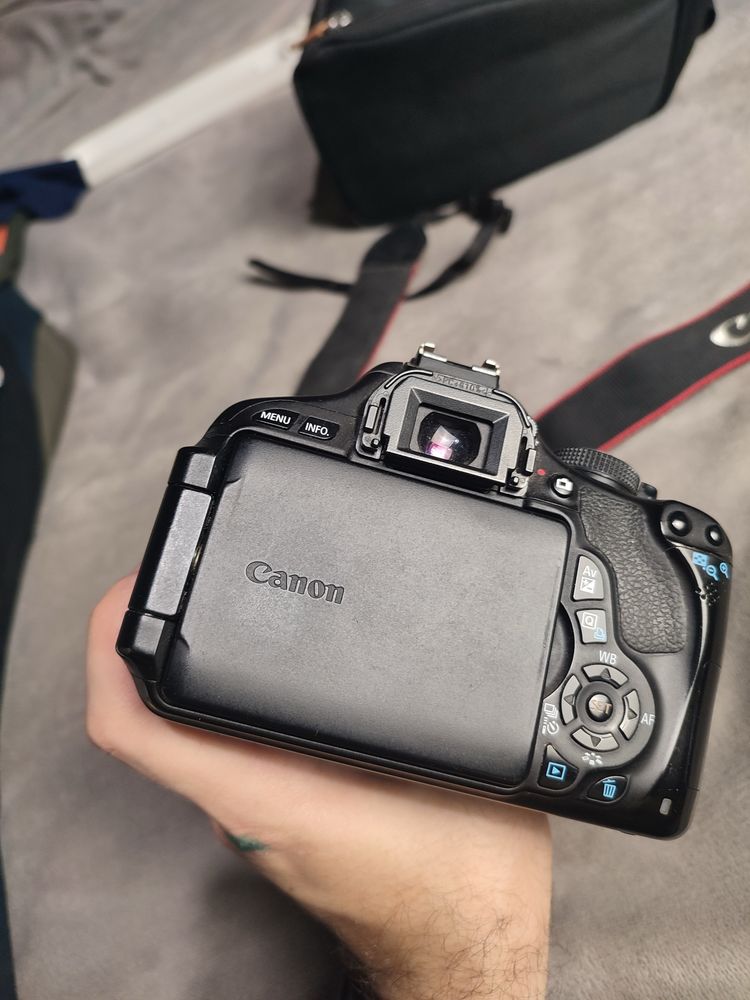 Дзеркальний фотоапарат Canon EOS 600 зеркальный