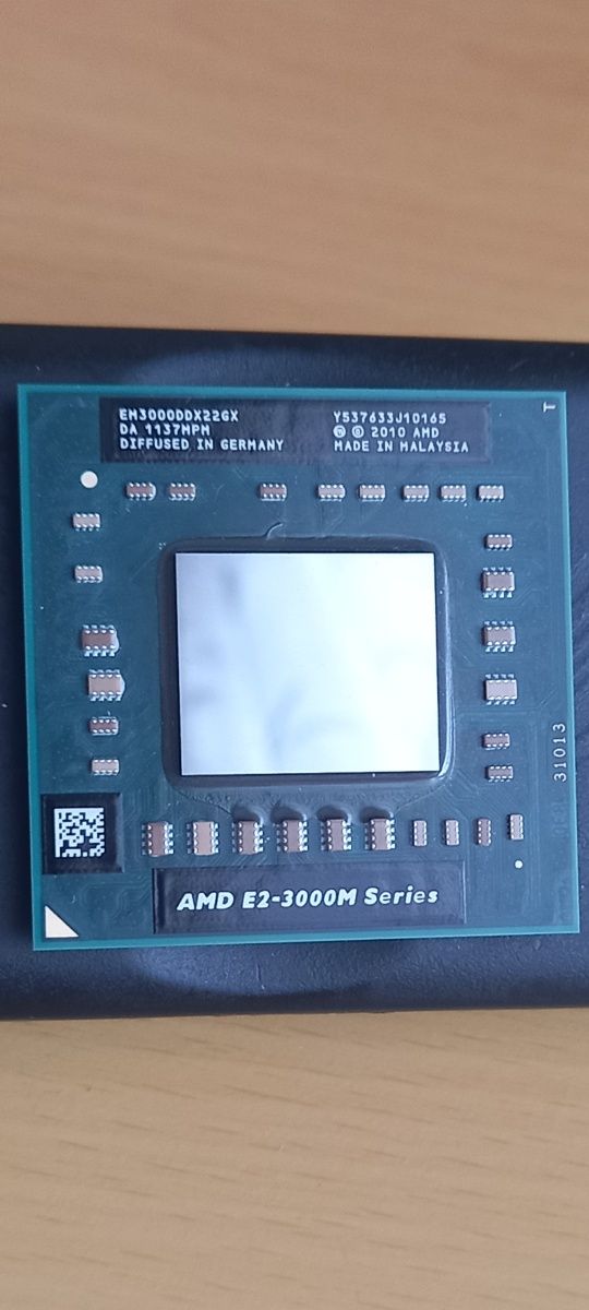Процесор AMD E2-3000M Series