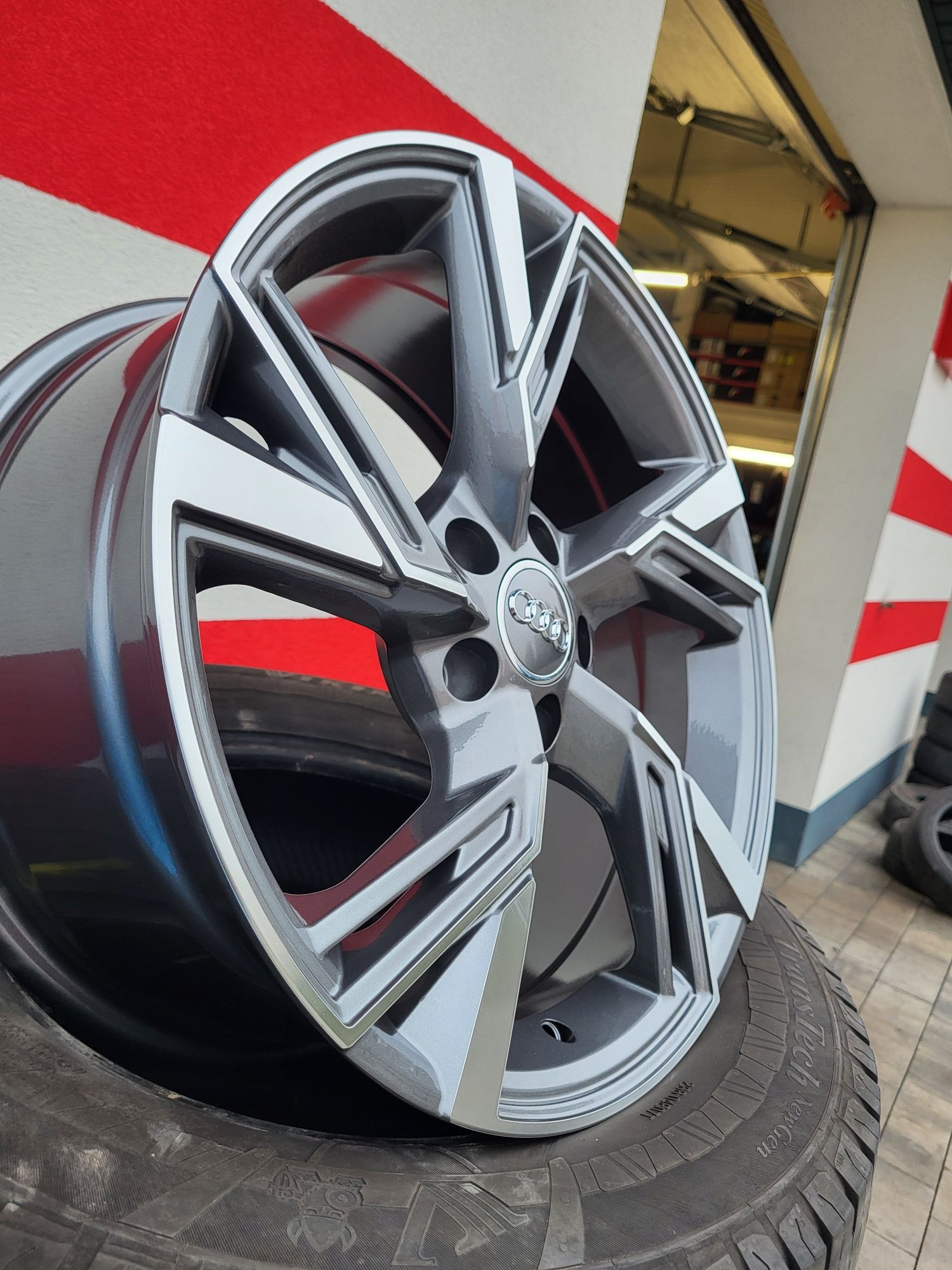 Alufelgi 18" 5x112 ET35 Audi A6 C8 C7 C6 A4 B9 B8 B7 A5 Q5 Q3