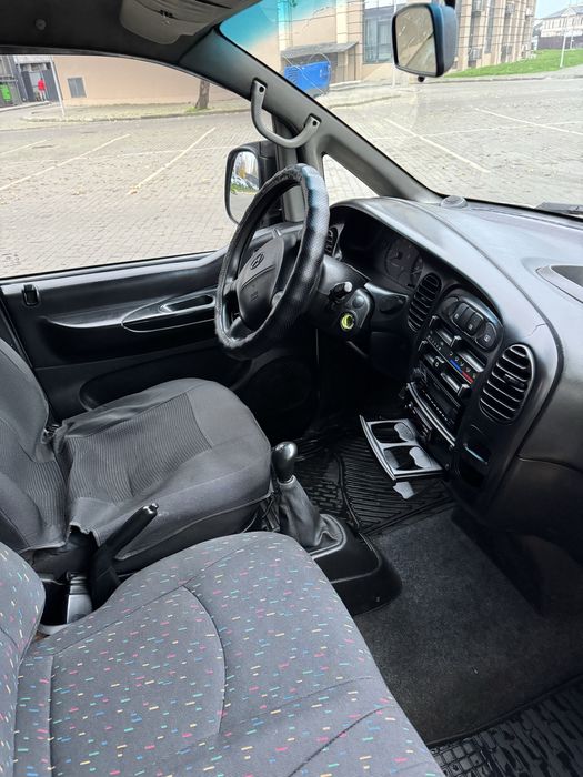 Автомобиль Н200 грузовой автомобиль