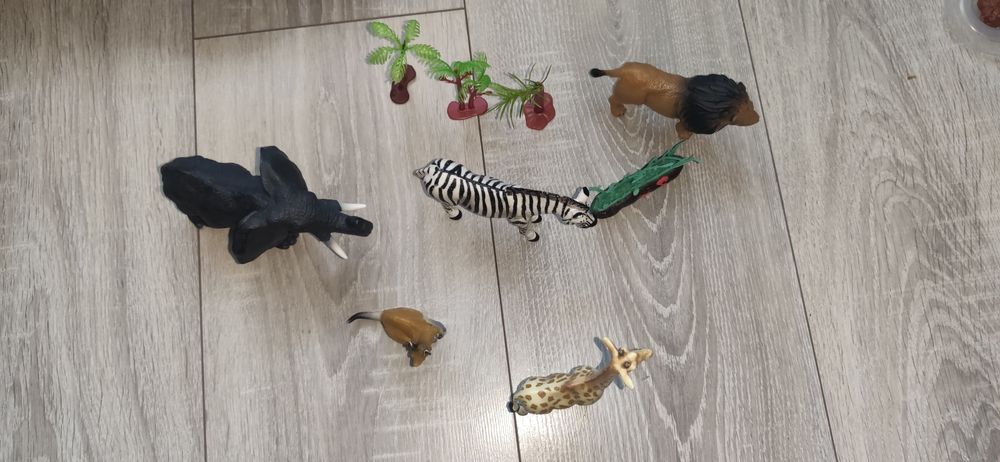 Zwierzęta dzikie Safari figurki