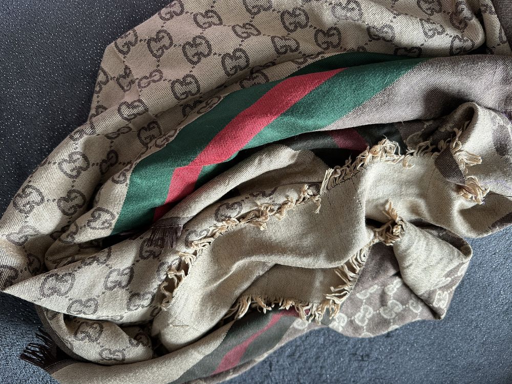 Gucci chusta beżowa jasna brązowa duży rozmiar szal apaszka