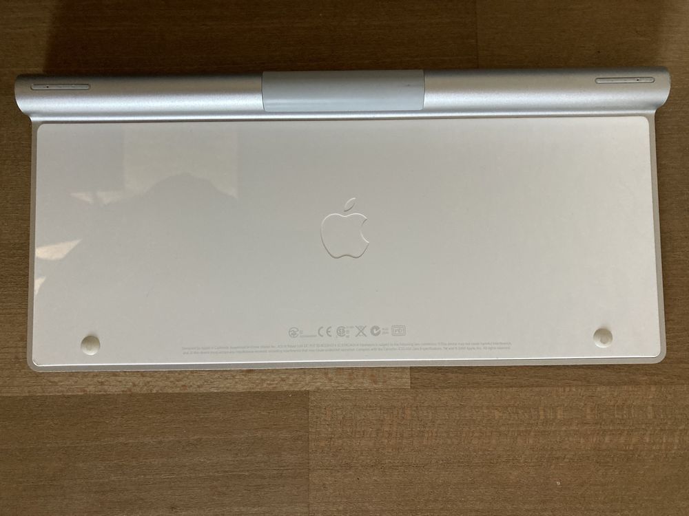 Клавиатура Apple беспроводная