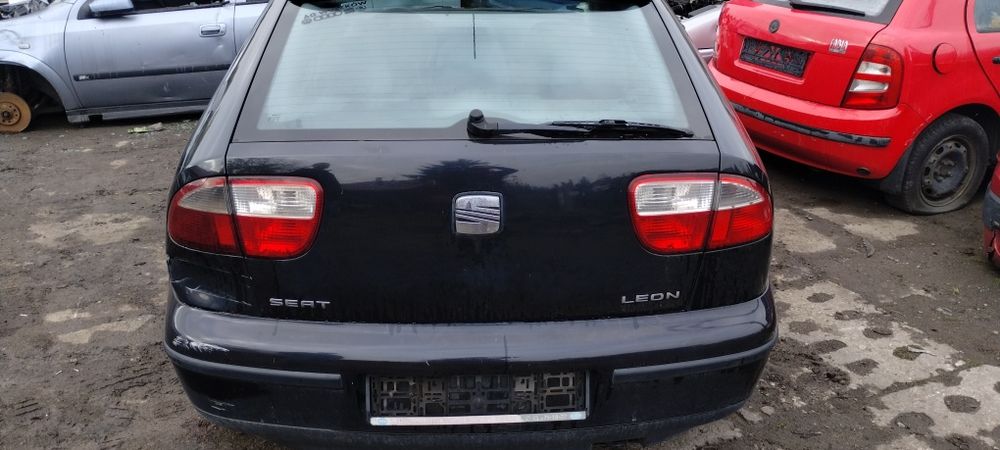 Seat Leon pokrywa bagażnika