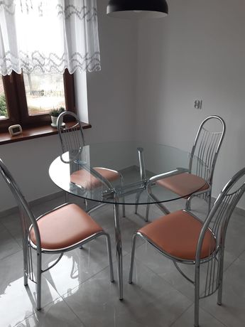 Stół kuchenny+ 4 krzesła