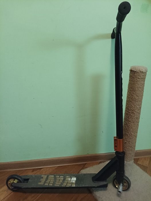 Трюковий самокат