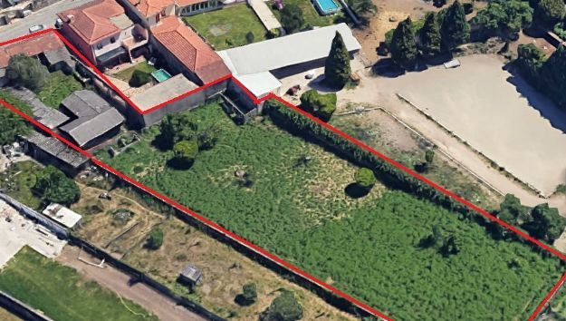 Moradia para recuperar e terreno com 2200 m2