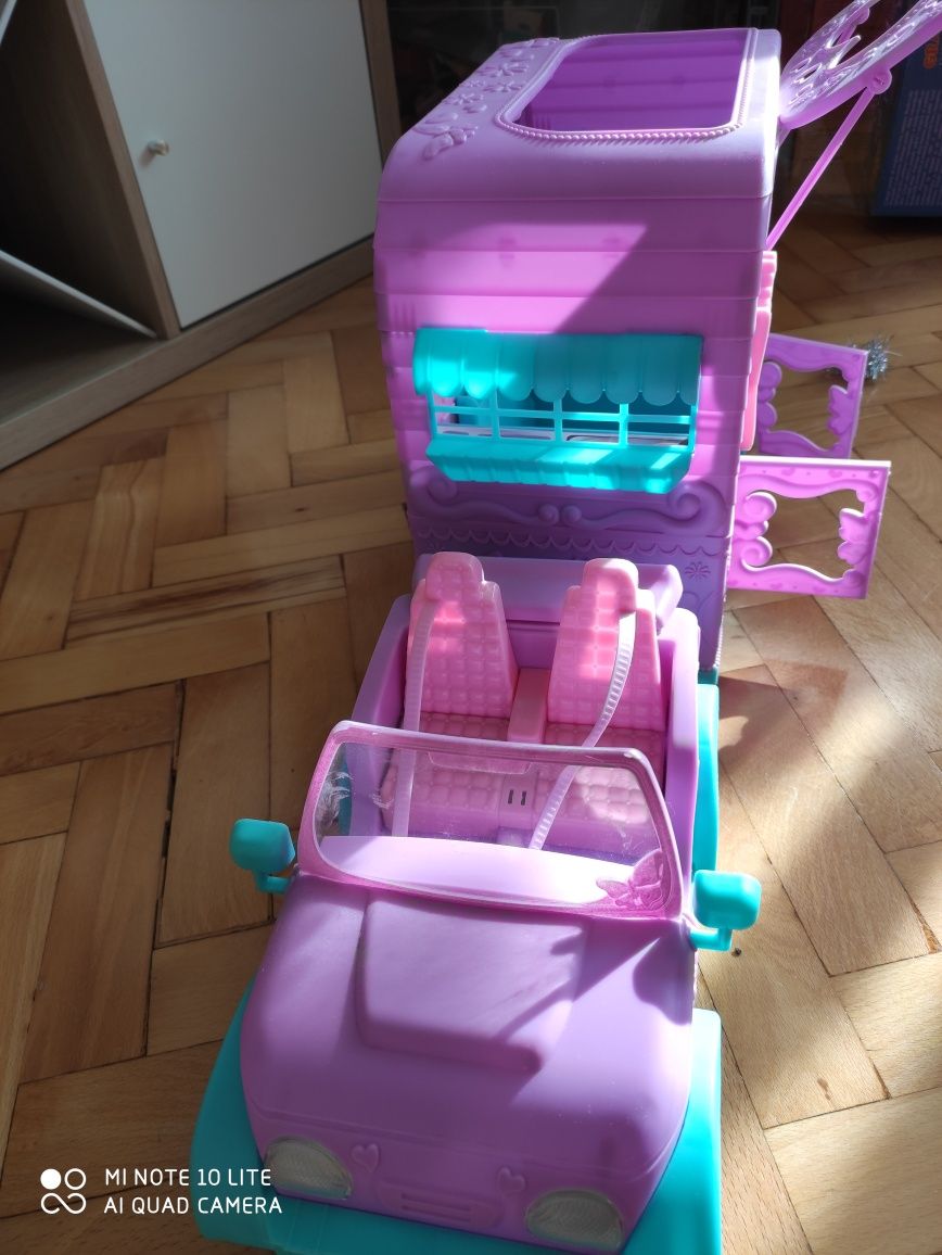 Samochód kempingowy dla Barbie