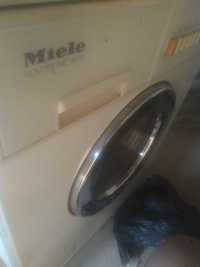 Máquina de lavar roupa- Miele