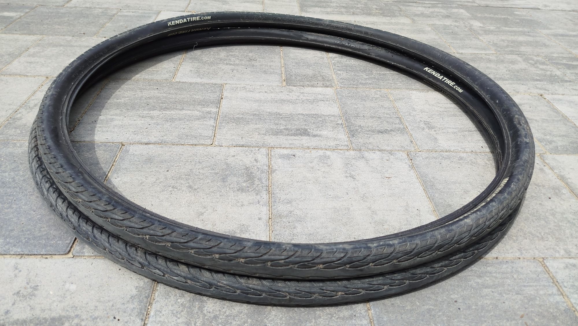 Opona Kenda kwick bitumen 28 cali