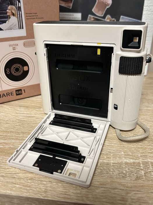 Полароїд Fujifilm INSTAX Square SQ1 Chalk White