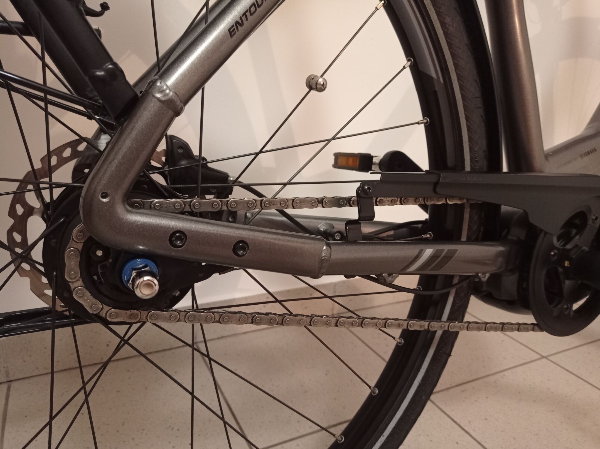 Rower elektryczny Giant Entour E+ RT0 LDS. Yamaha