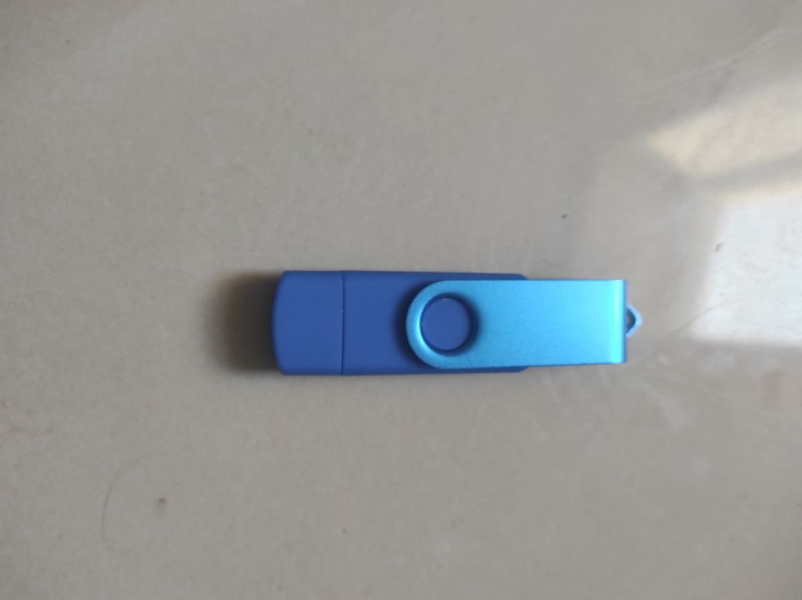 Флешка 16 GB Синяя.