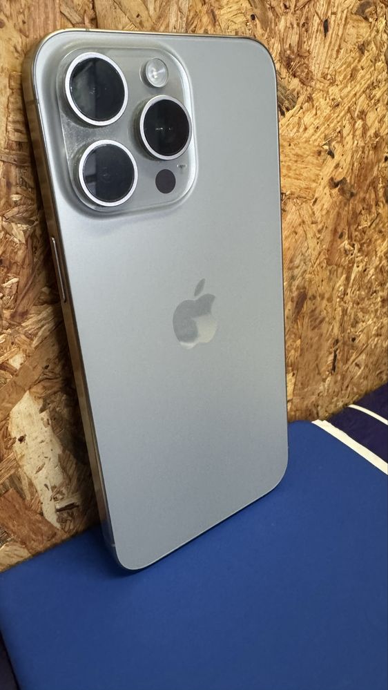 Vendo Iphone 15 Pro Max como novo