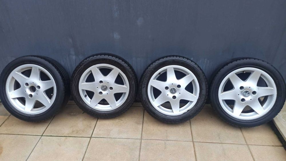 Vendo 4 jantes de smart fortwo  ( 2 pneus semi novos )