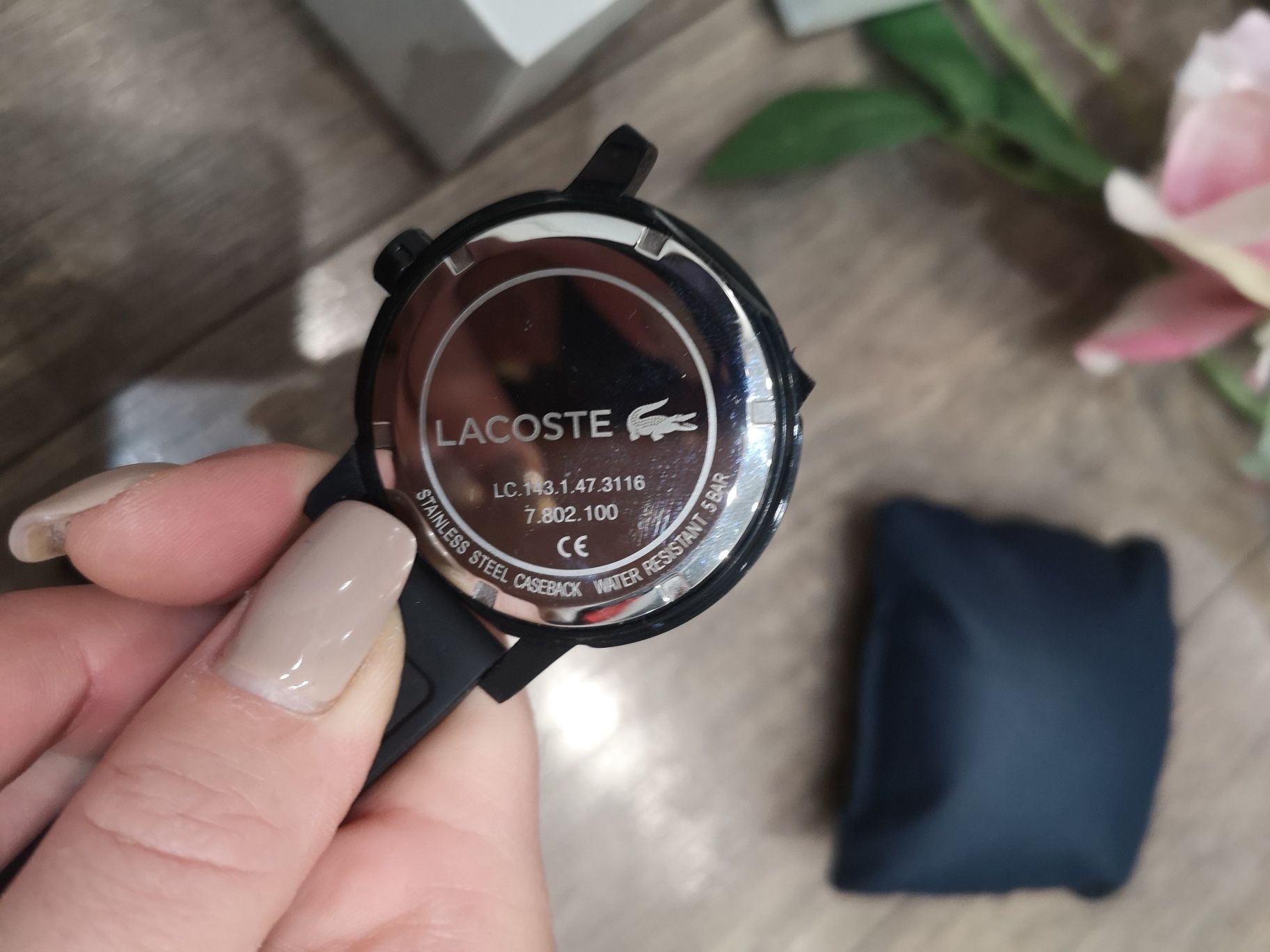 Zegarek Lacoste w pudełku