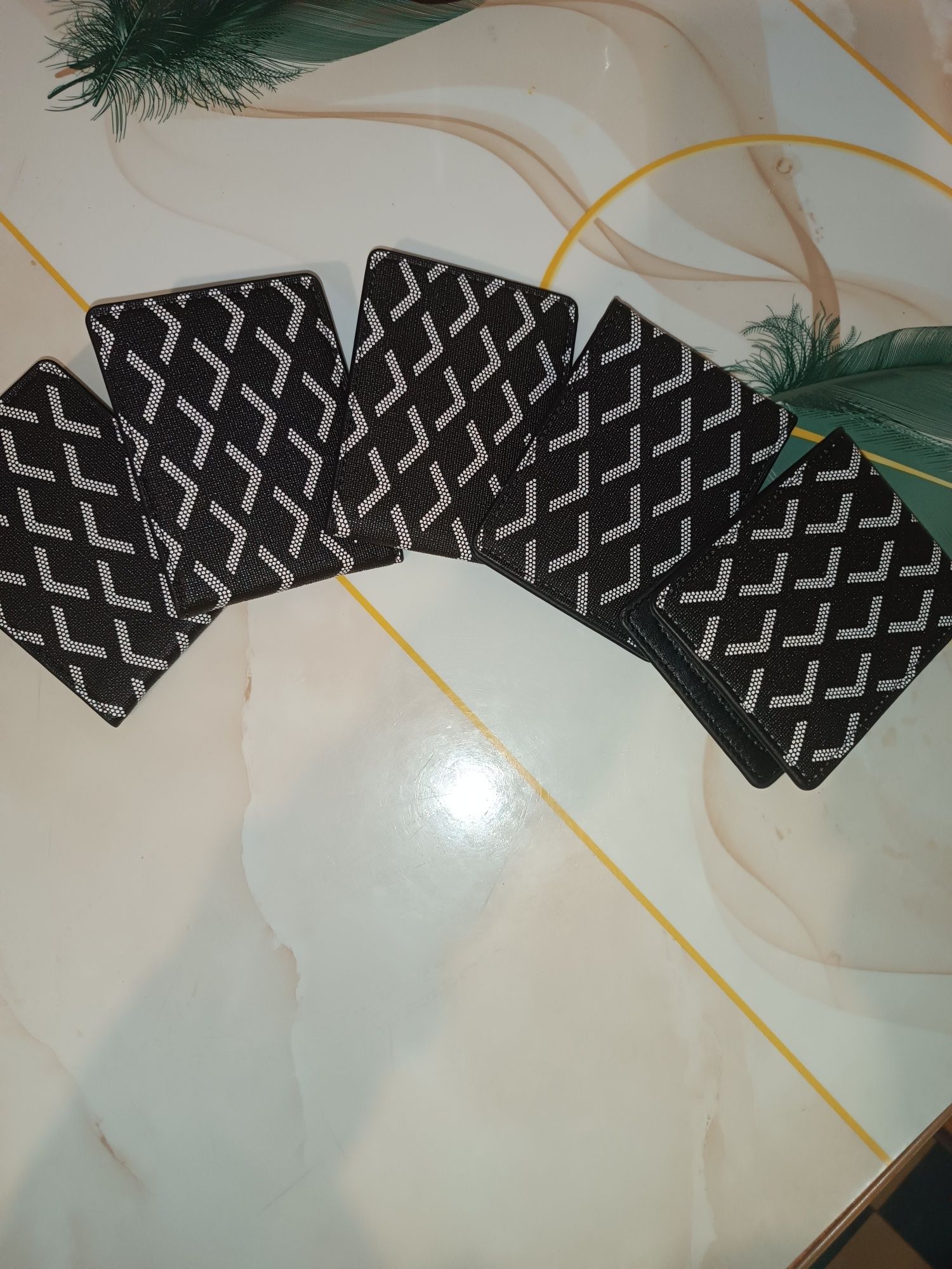 Кошелек goyard 
стан:новий 
колір:чорний
пошив дуже гарний та