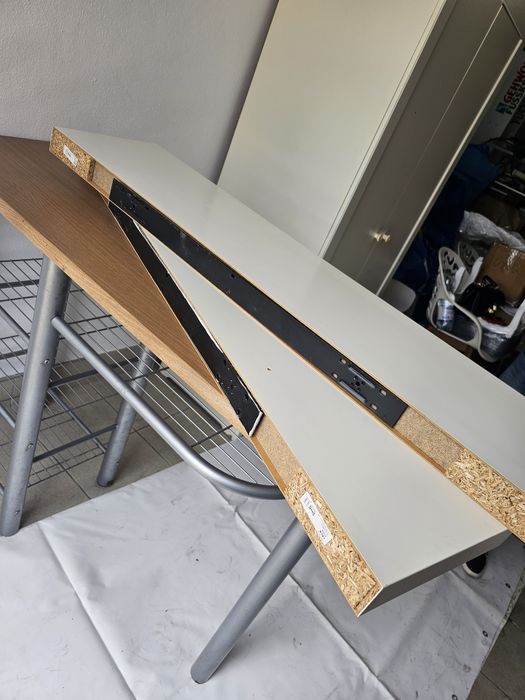 Parteleiras de ikea,  nom estado.