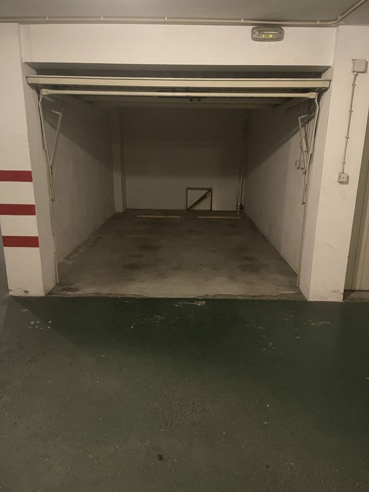 Garagem Fechada-Boa Localizacao