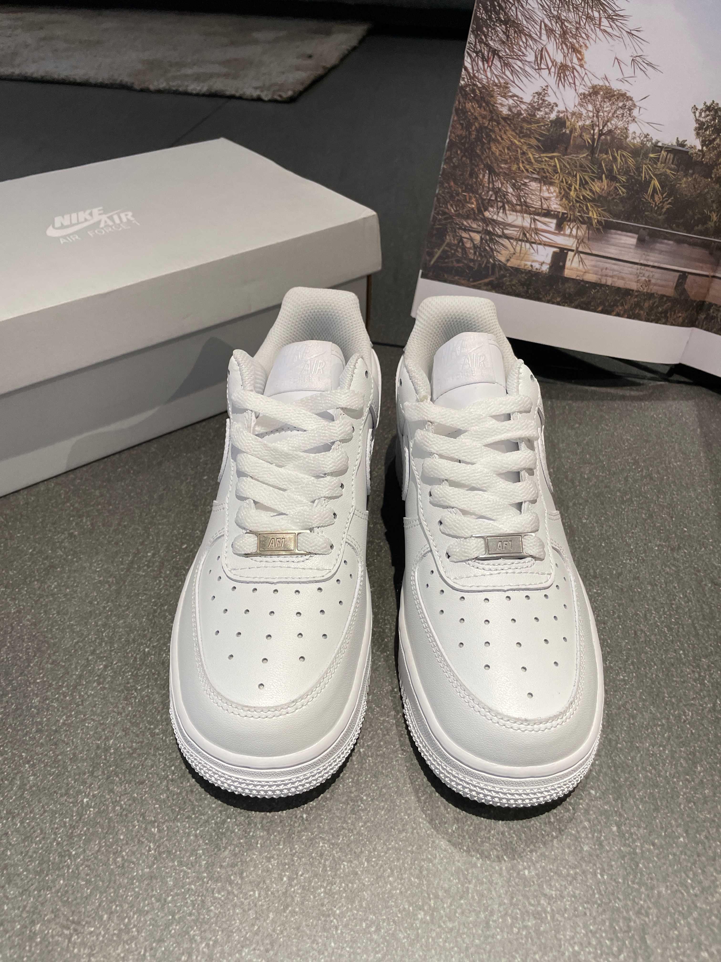nowy Nike AirForce1Low White Trampki Moda R.39
