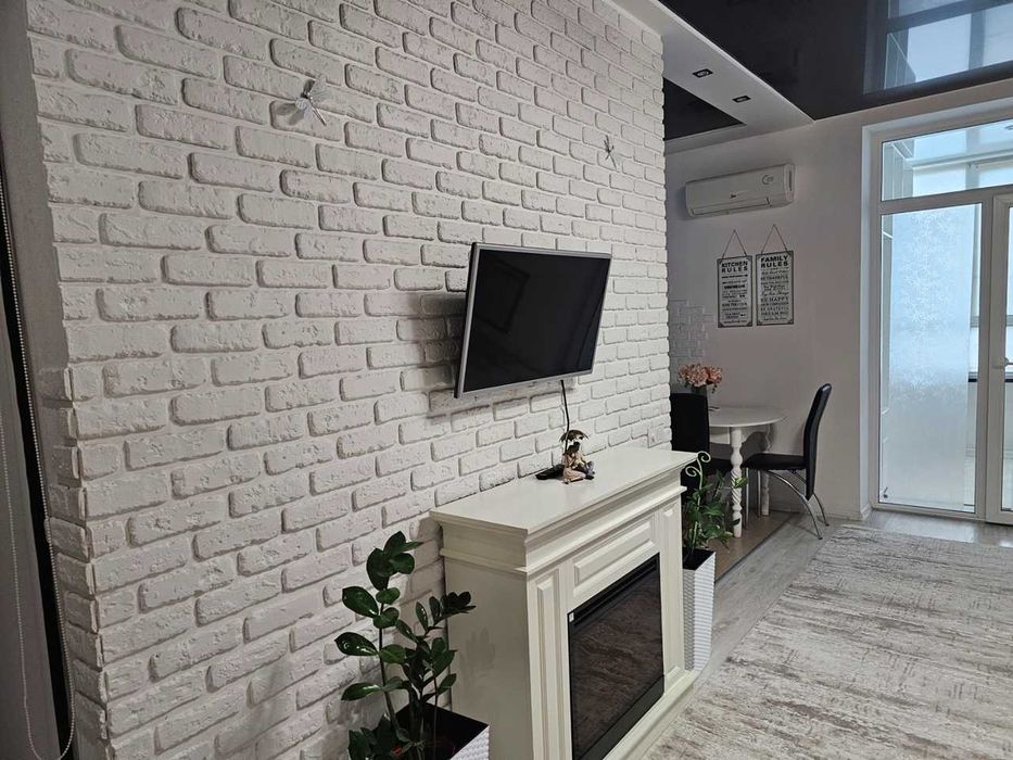 Продам 3-к квартиру (91м2) в кирпиче, ж/м Солнечный, пер. Любарского