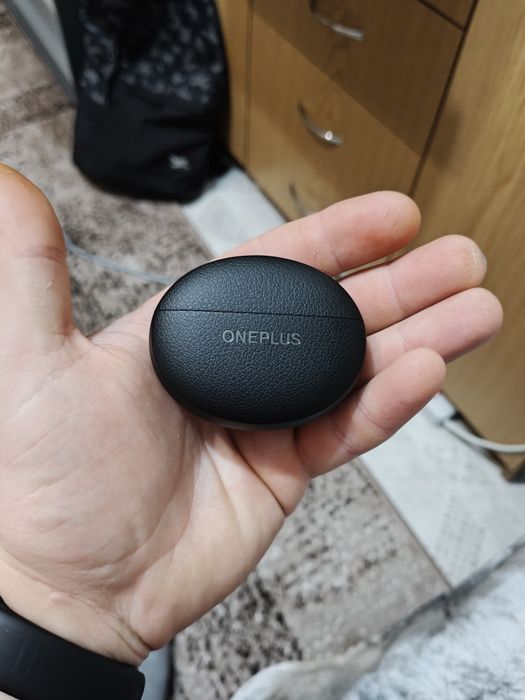 Продам наушники OnePlus buds z2