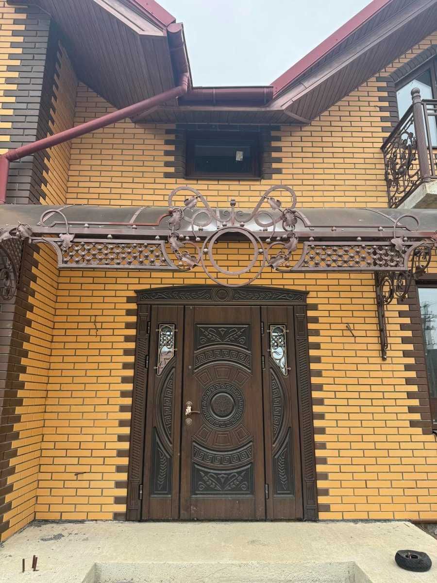 Затишний БУДИНОК в с. Загвіздя з земельною ділянкою