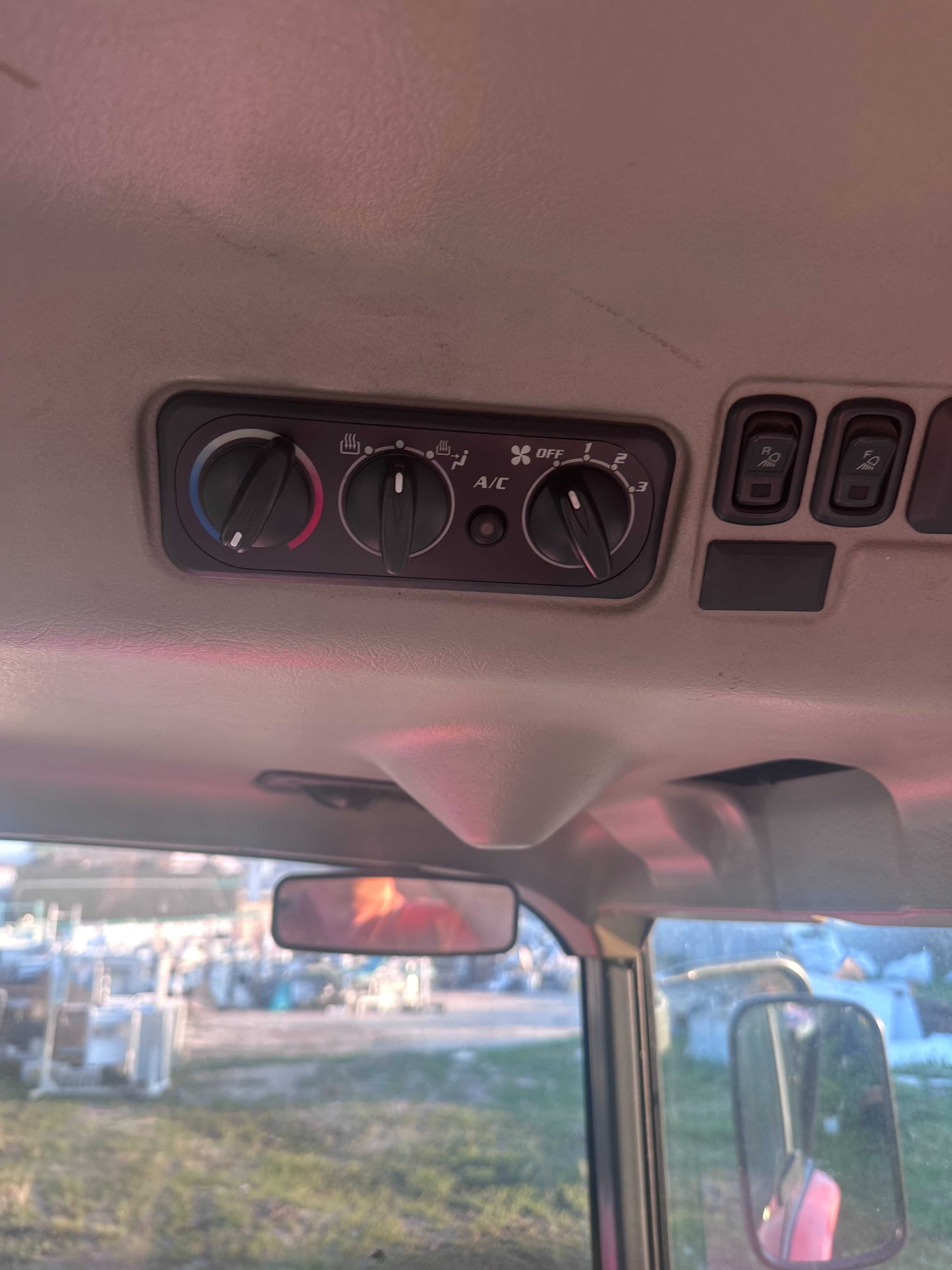 Traktor ogr  Kubota L4240 4/4 2013r z kosi i gle  z TUZ I Wom +rębak