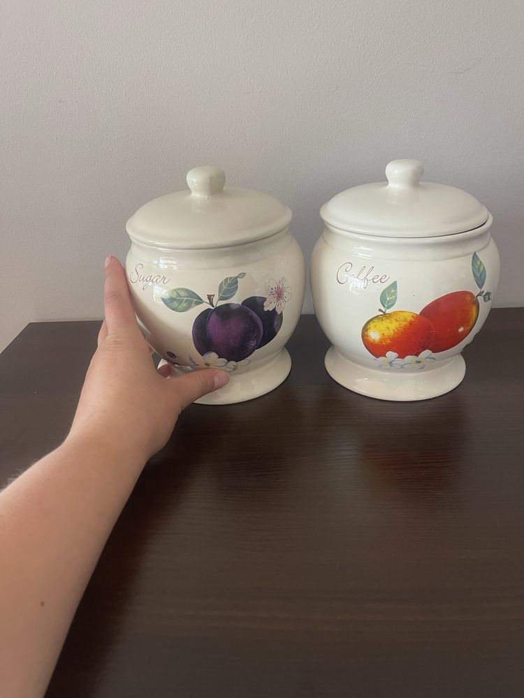 Porcelanowe duze pojemniki kawa i cukier