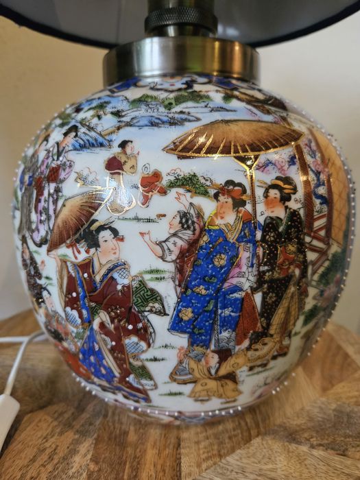 Lampa ceramiczna z chińskiej porcelany