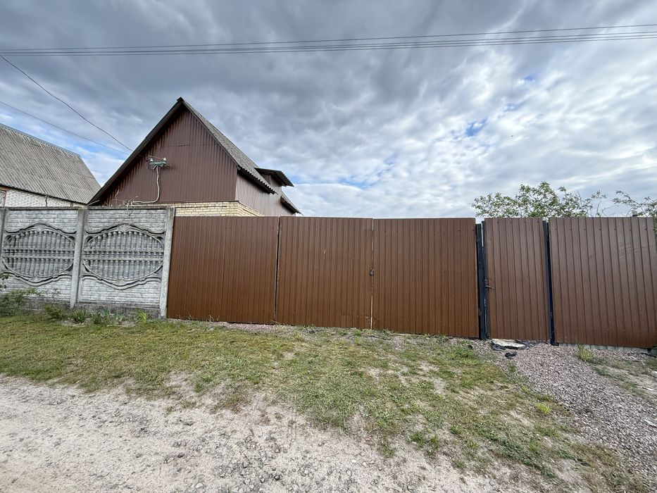 Дачний будинок на 6 сотках з садовими насадженнями. Раківка