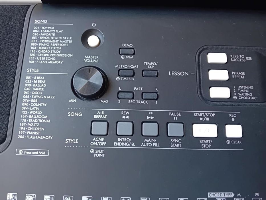 Keyboard  Yamaha   PSR E373